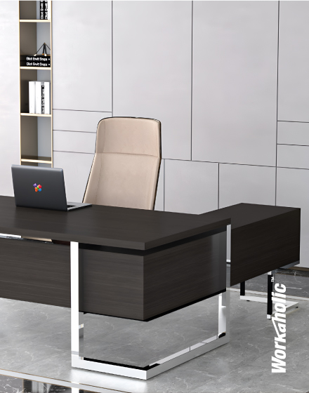 Marshal55™ Director Series Desk